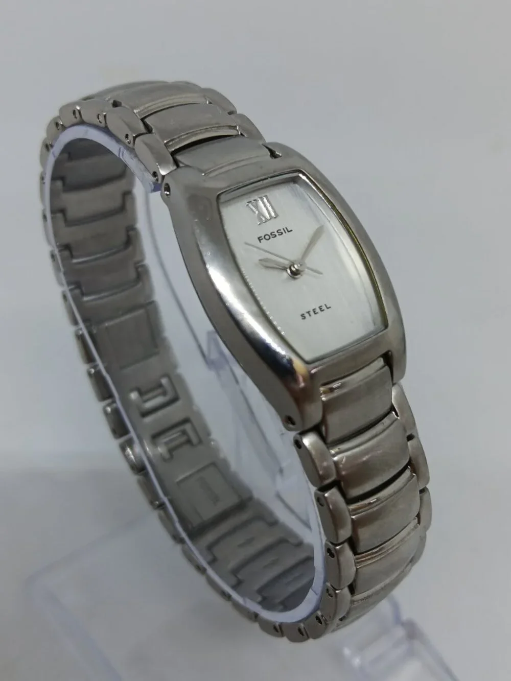 VINTAGE 2000s Fossil FS-2735 Women's 20 x 29mm Stainless Steel Tonneau Watch